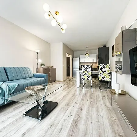 Appartamento Stylish - Balcony, Church Views, Parking! Tram Breslavia