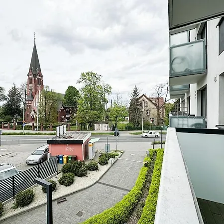 Appartamento Stylish - Balcony, Church Views, Parking! Tram