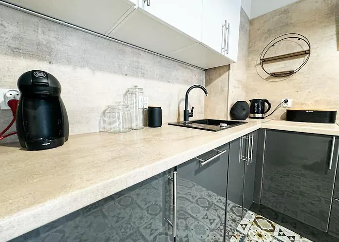 Apartment Stylish - Balcony, Church Views, Parking! Tram Wroclaw