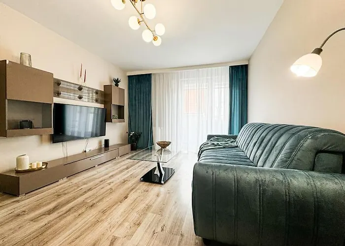 Apartment Stylish - Balcony, Church Views, Parking! Tram Wroclaw