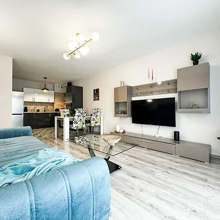 Apartman Stylish - Balcony, Church Views, Parking! Tram