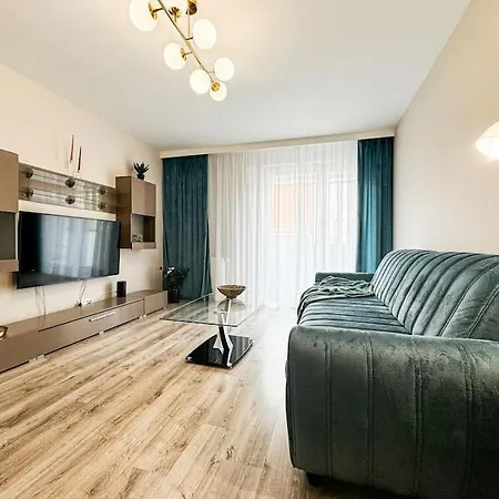 Apartman Stylish - Balcony, Church Views, Parking! Tram Wrocław