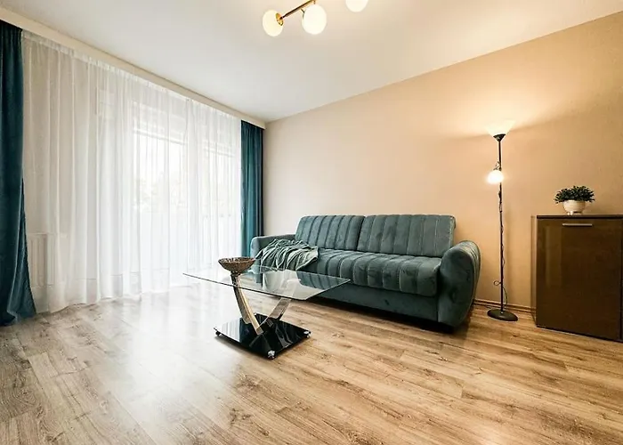 דירה Stylish - Balcony, Church Views, Parking! Tram *