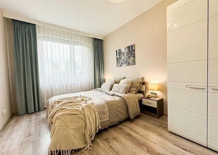 Stylish - Balcony, Church Views, Parking! Tram ורוצלב